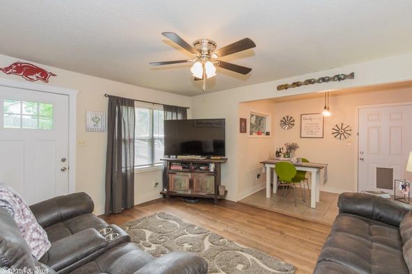 1006 Circle Dr, Benton, AR 72015